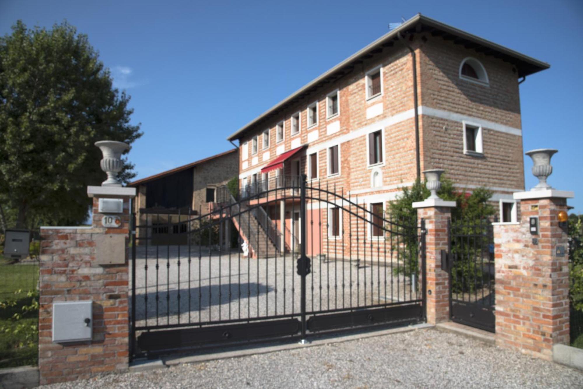 Chiaro Di Luna San Vito al Tagliamento Exterior foto